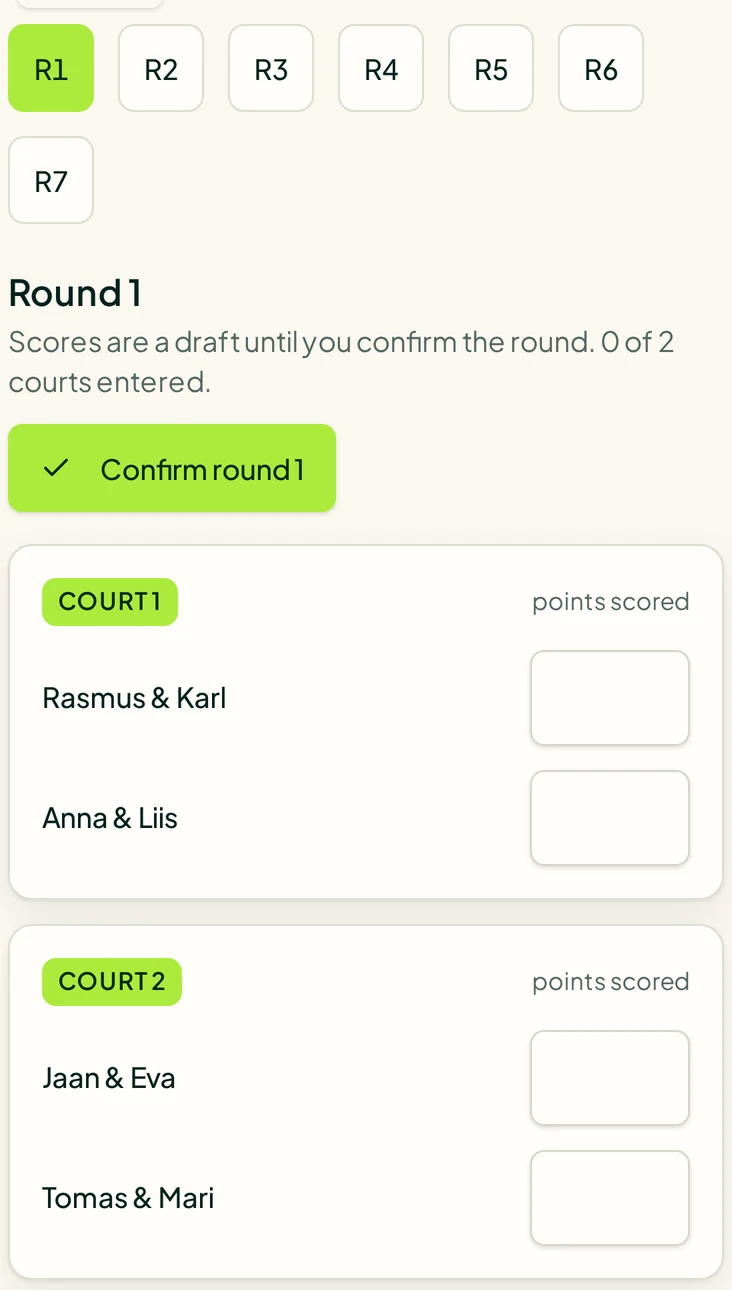 Live round view on a phone: round 1 with court 1 and court 2 pairings and empty points-scored fields.